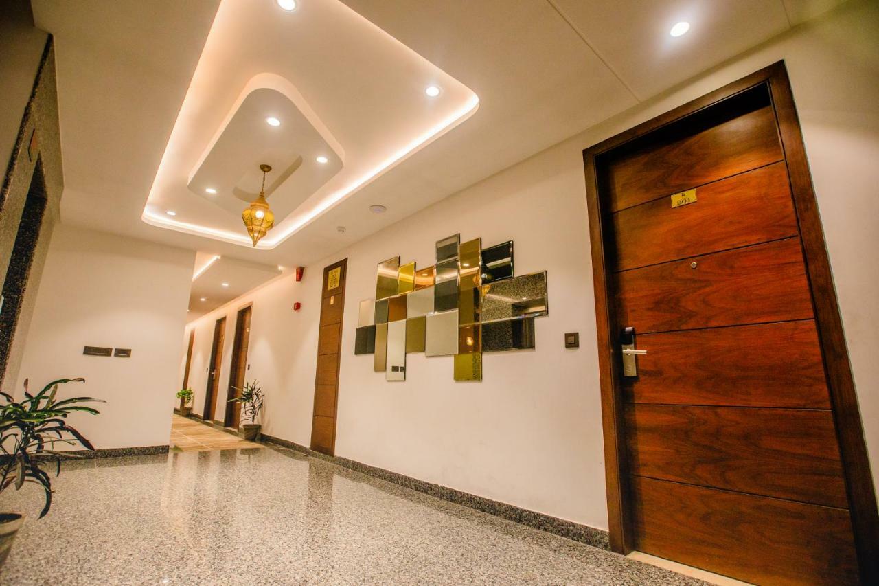 Nhà mặt đất 400 m² 21 phòng ngủ, 21 phòng tắm riêng ở Tajganj Agra  Ngoại thất bức ảnh