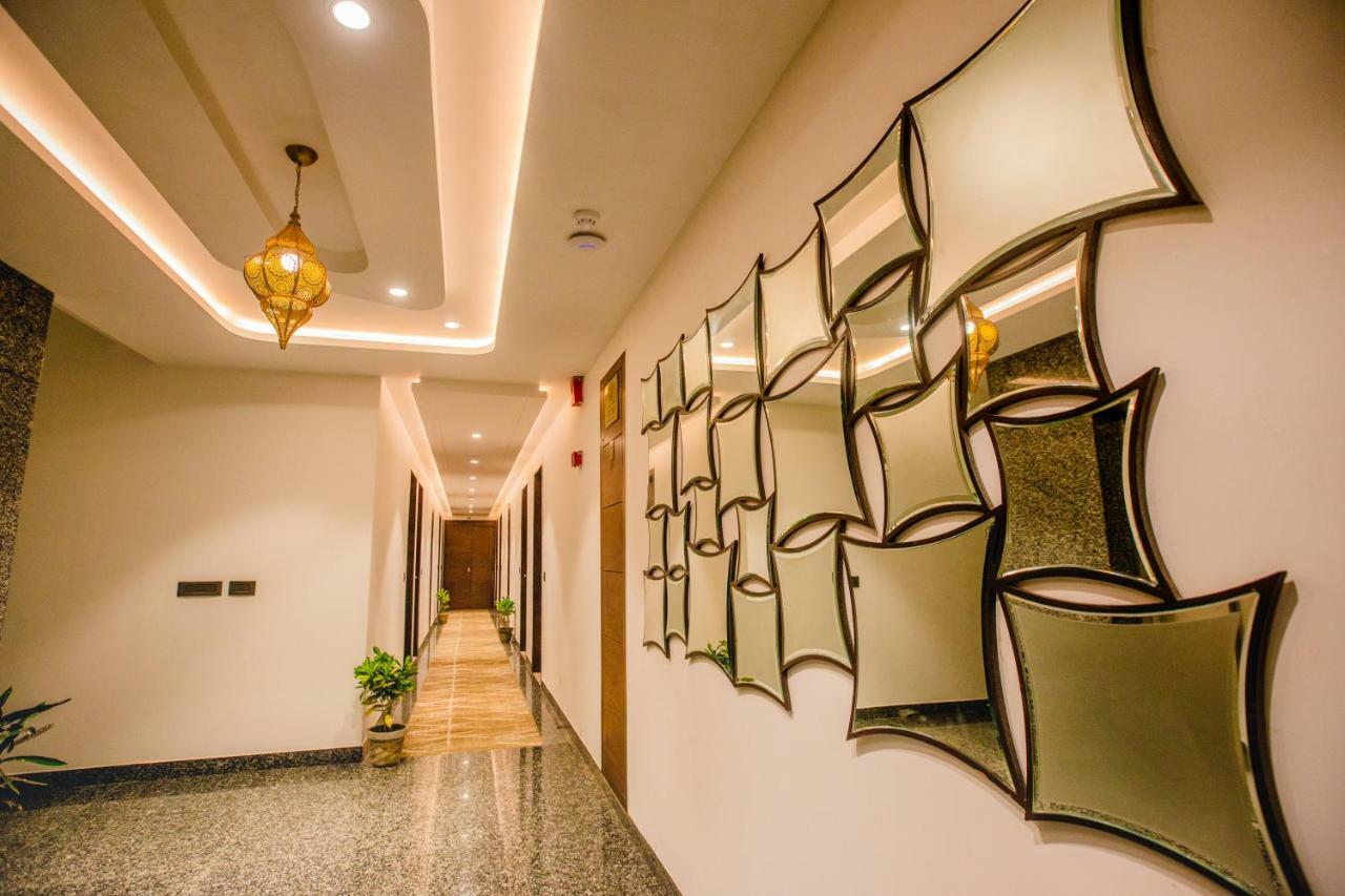 Nhà mặt đất 400 m² 21 phòng ngủ, 21 phòng tắm riêng ở Tajganj Agra  Ngoại thất bức ảnh
