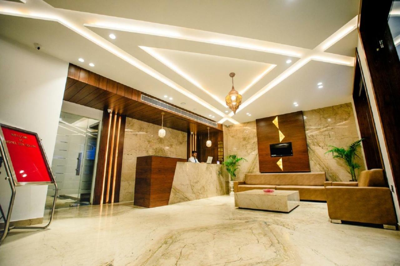 Nhà mặt đất 400 m² 21 phòng ngủ, 21 phòng tắm riêng ở Tajganj Agra  Ngoại thất bức ảnh