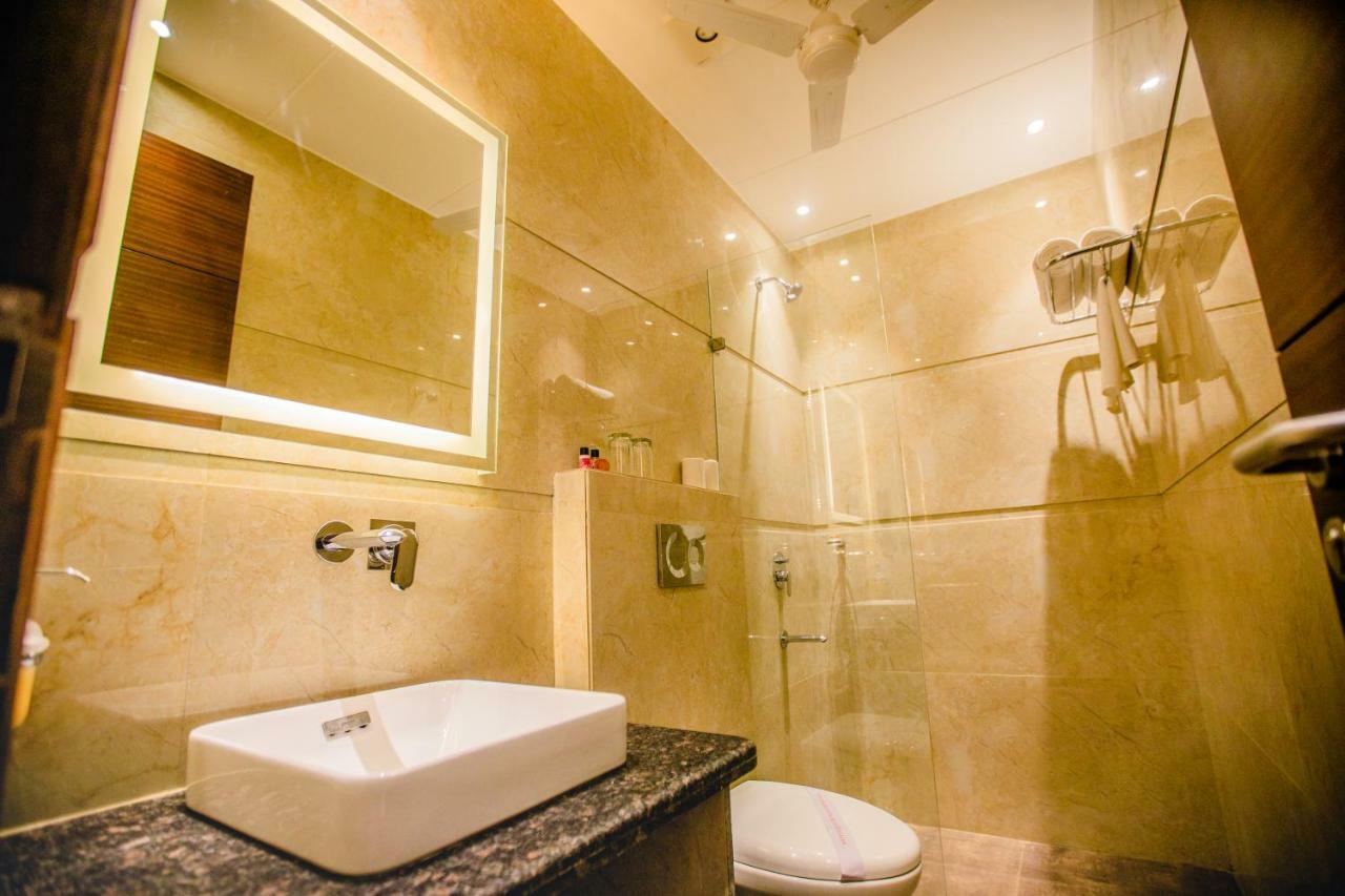 Nhà mặt đất 400 m² 21 phòng ngủ, 21 phòng tắm riêng ở Tajganj Agra  Ngoại thất bức ảnh